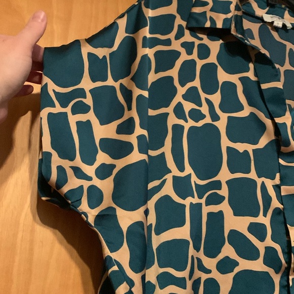 Umgee Short Sleeve Button Down Blouse Size Small - Picture 3 of 6